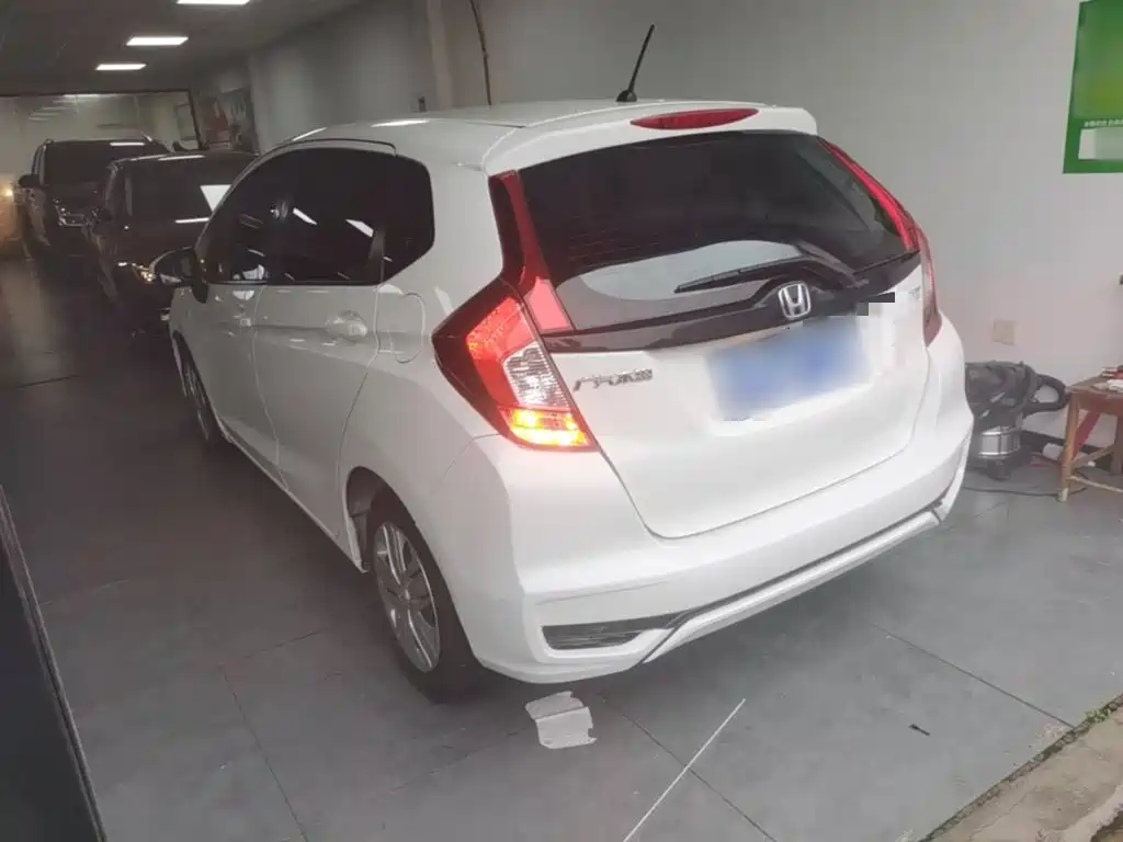 Honda Fit — миниатюра 5
