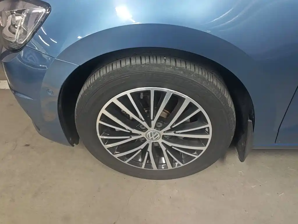 Volkswagen Touran — миниатюра 23