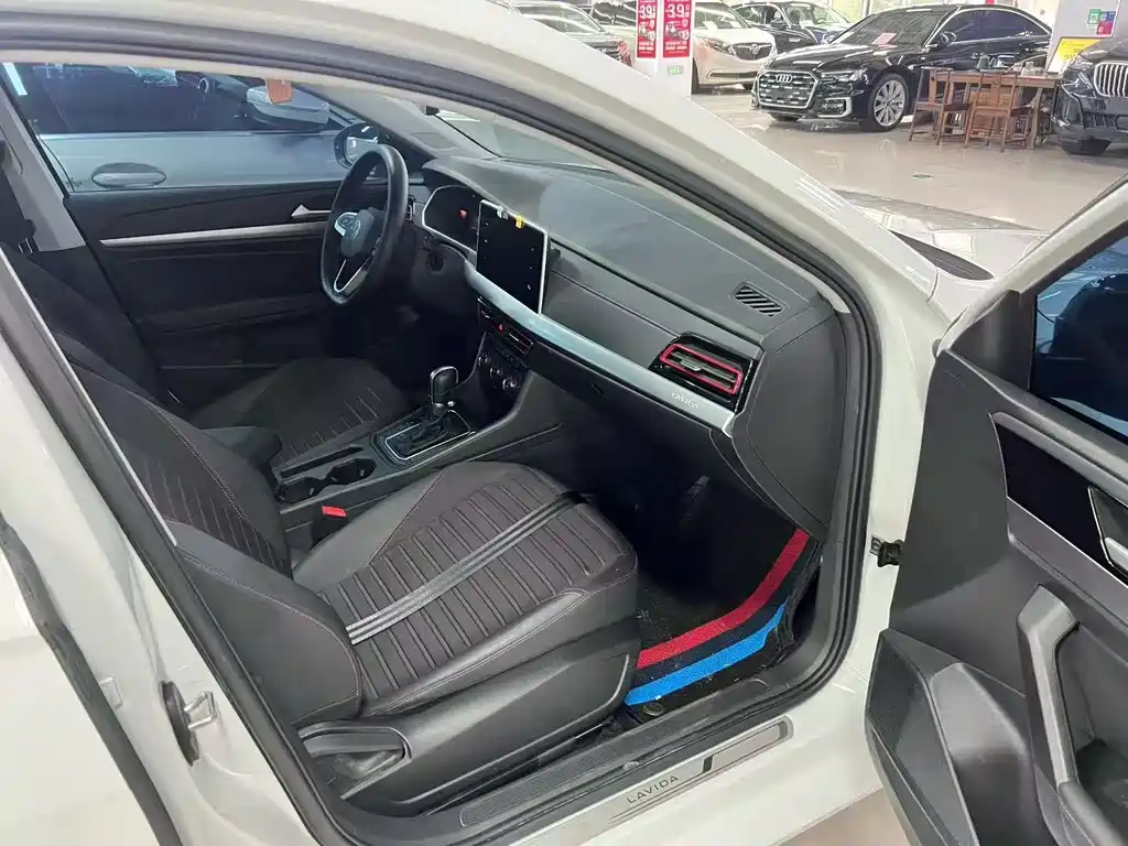 Volkswagen Lavida — миниатюра 3