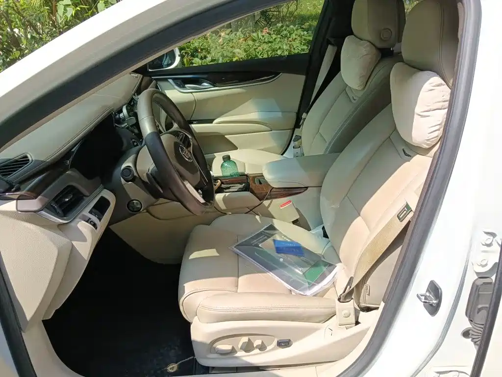 Cadillac XTS — миниатюра 8