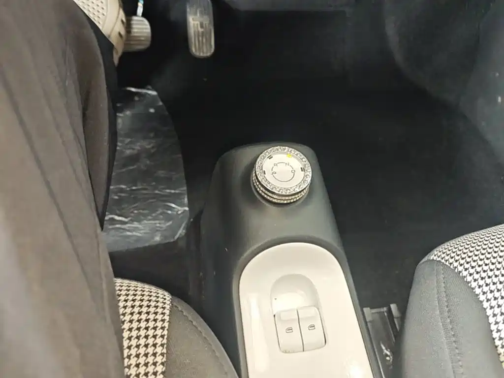 Wuling MINIEV — миниатюра 14