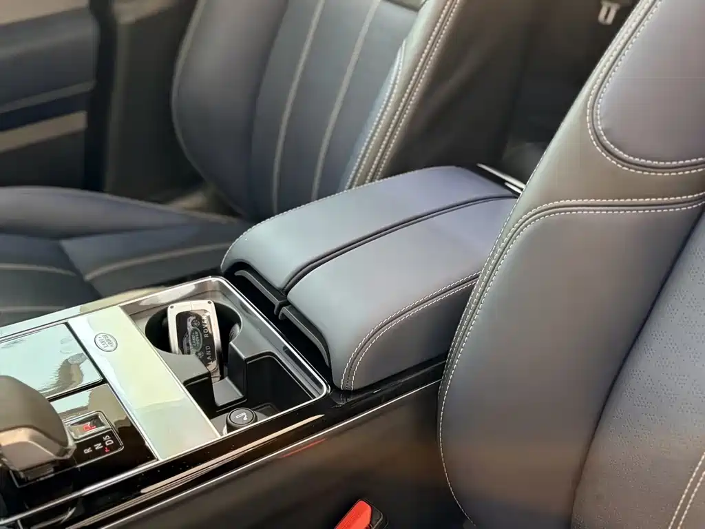 Land Rover Velar — миниатюра 12