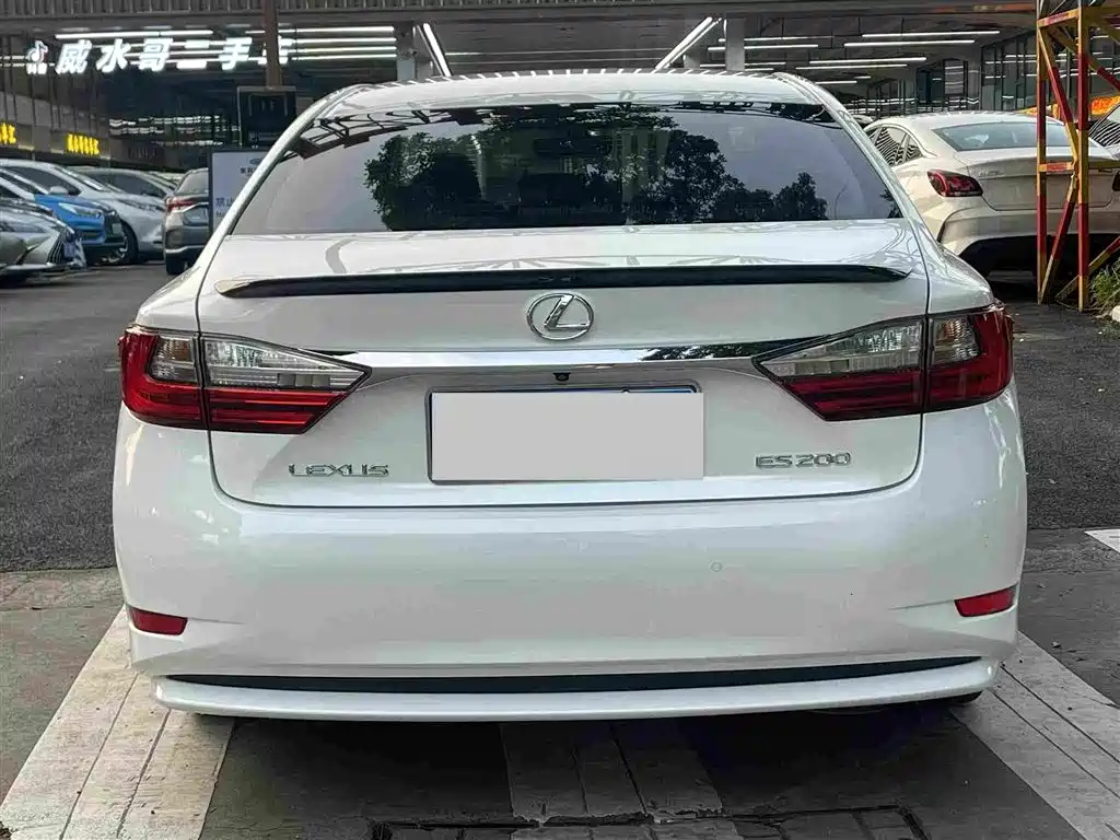 Lexus ES — миниатюра 6