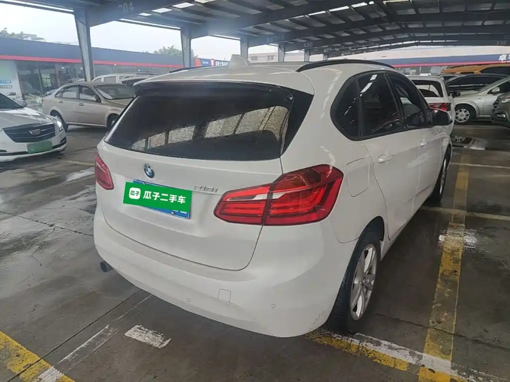 BMW 2 Series Active Tourer — миниатюра 7