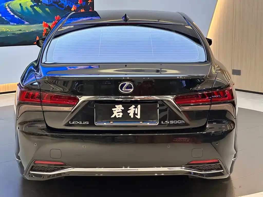 LEXUS LS