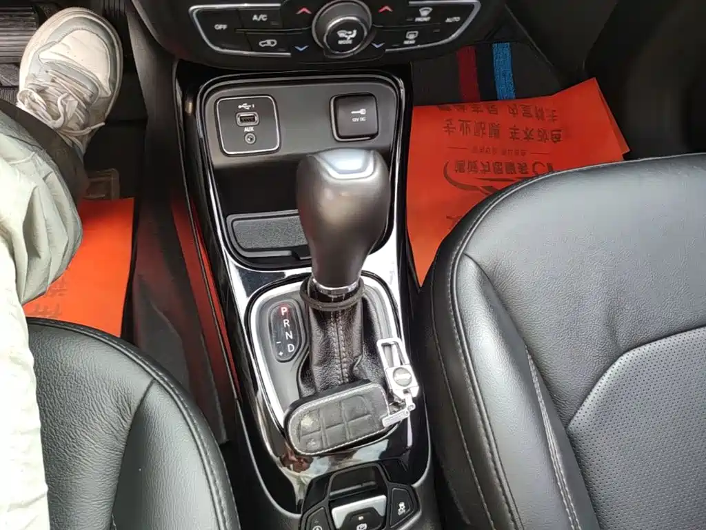 Jeep Compass — миниатюра 14