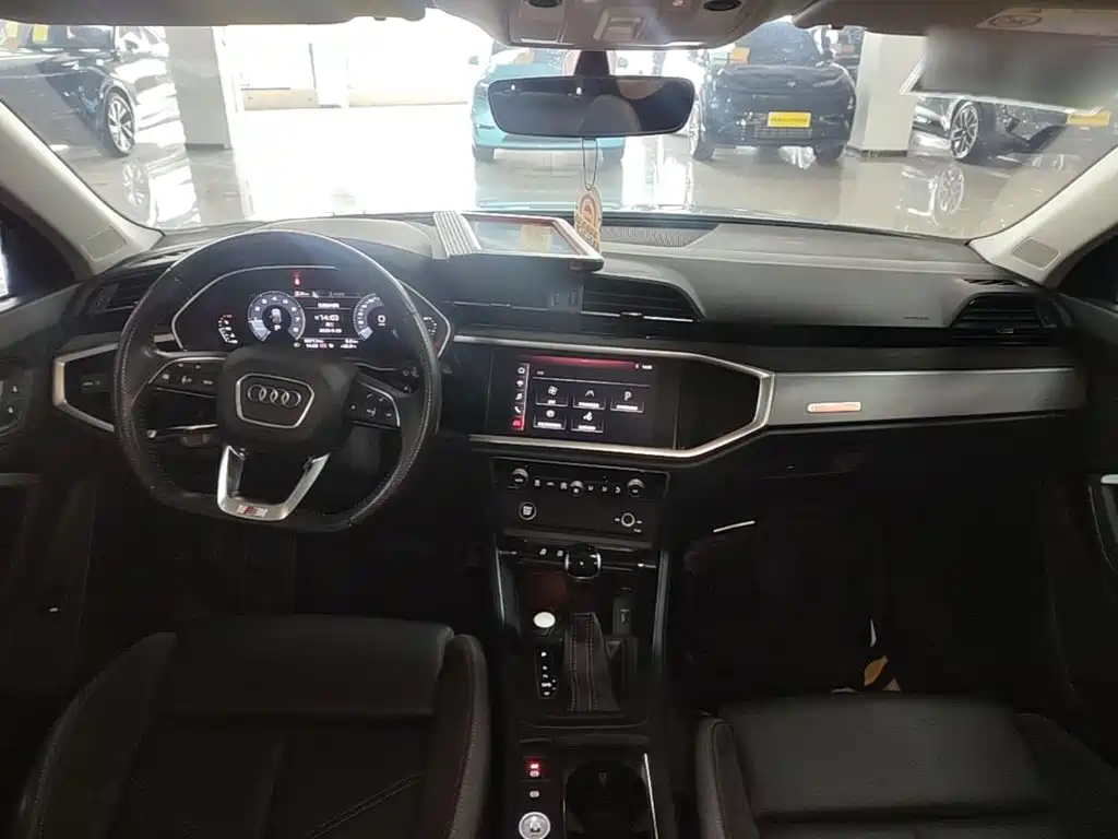 Audi Q3 Sportback — миниатюра 10