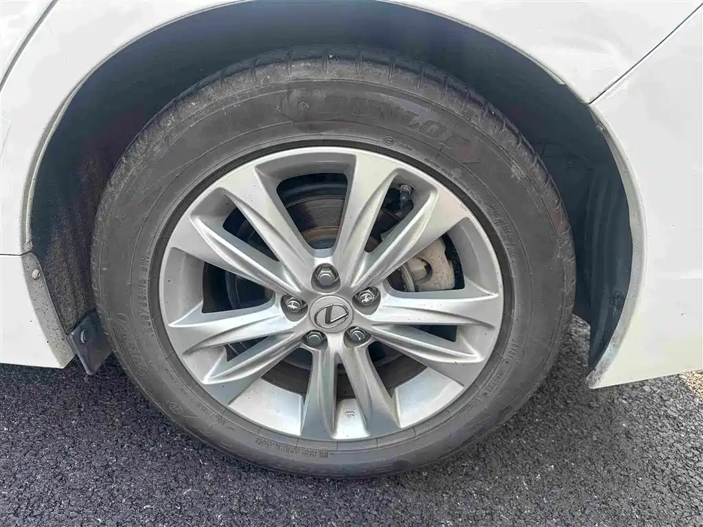 Lexus CT — миниатюра 14