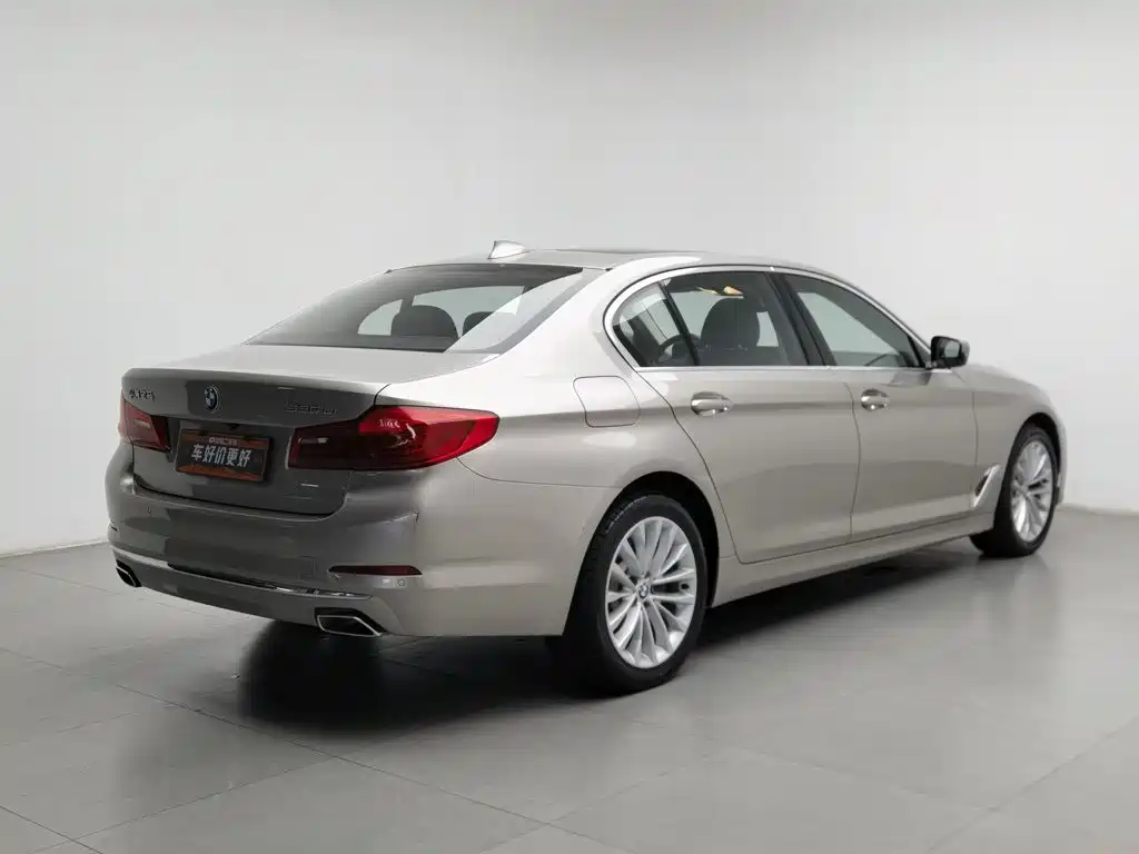 BMW 5 Series — миниатюра 2