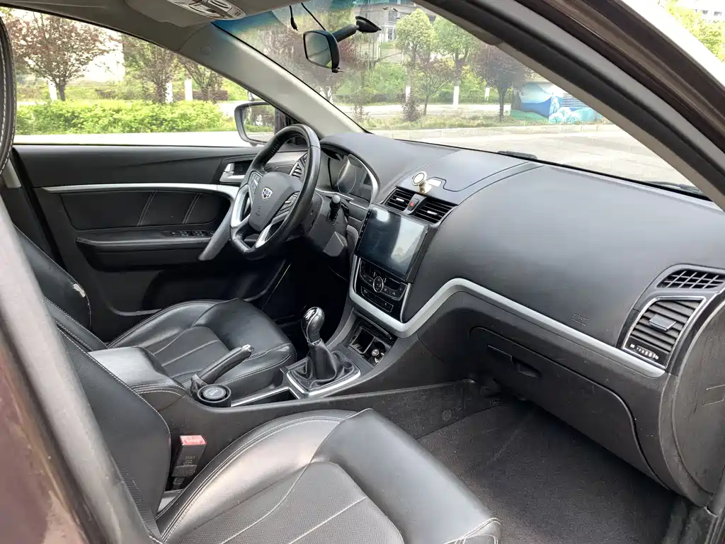 Geely Emgrand 2016 1.5L MT