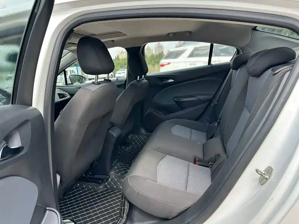 Chevrolet Cruze — миниатюра 9