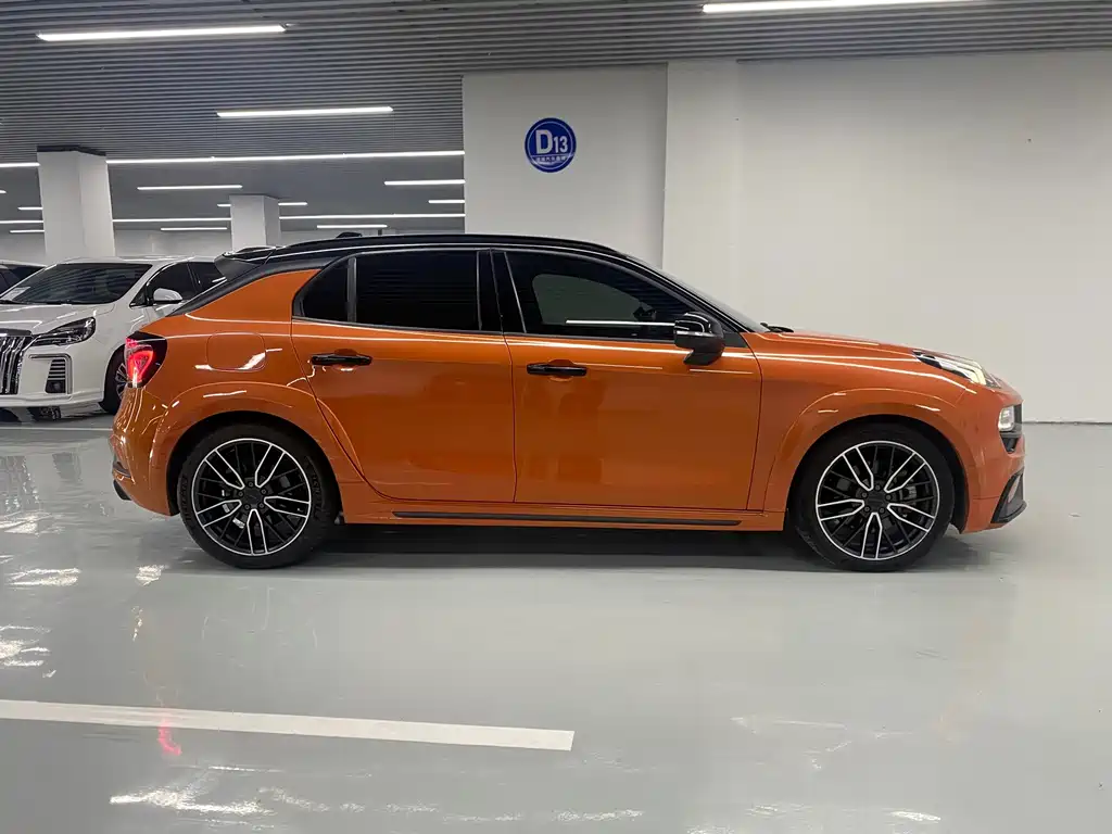 Lynk & Co 02 Hatchback — миниатюра 4