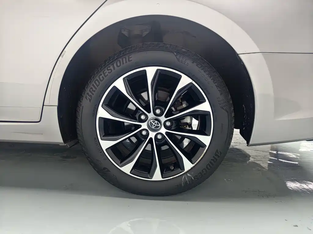 Toyota Avalon — миниатюра 11