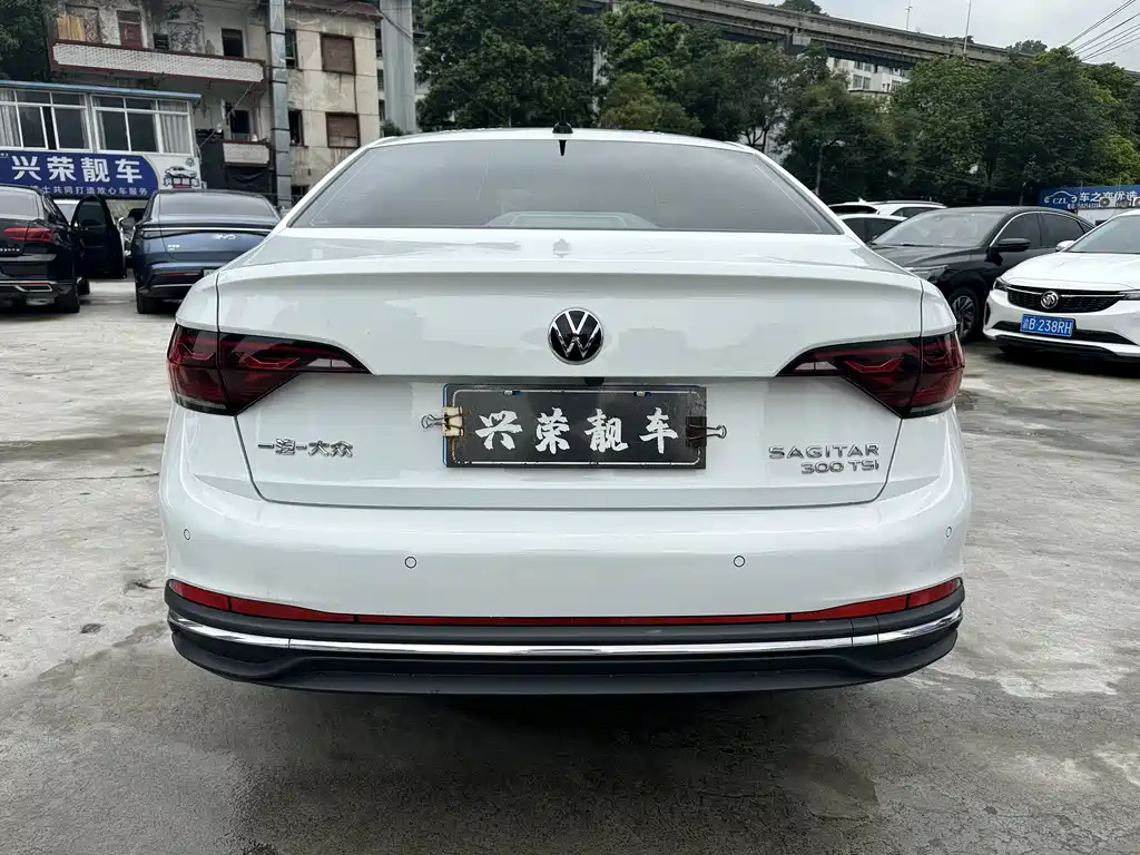 Volkswagen Sagitar 2023 300TSI DSG