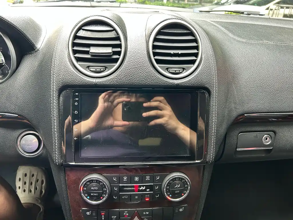 Mercedes-Benz GL-Class — миниатюра 11