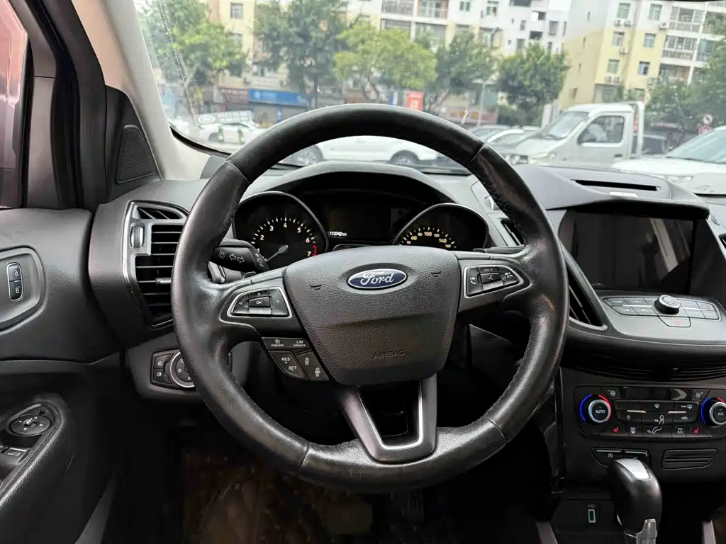 Ford Kuga — миниатюра 9
