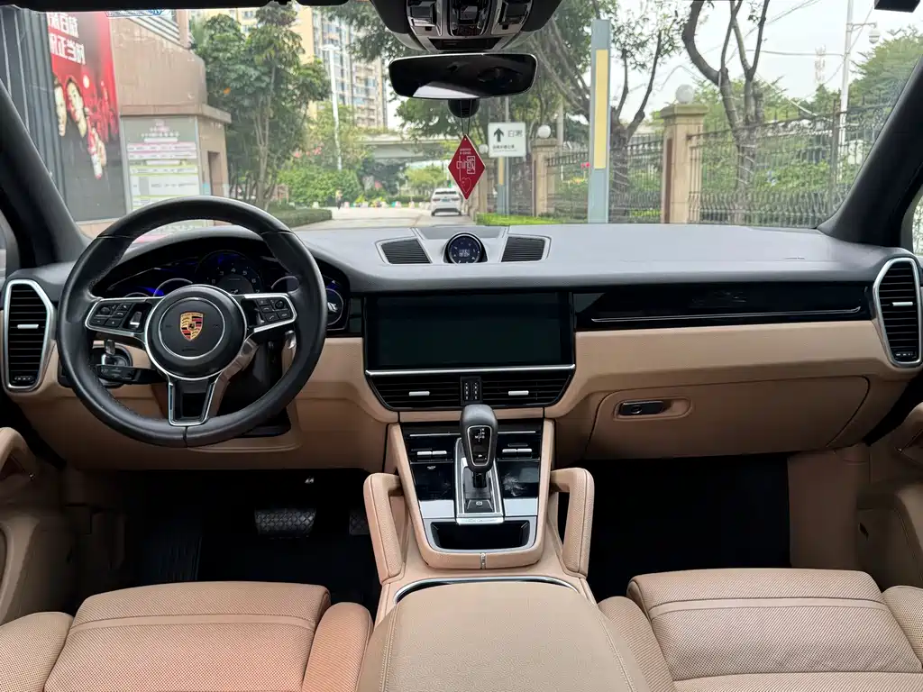 Porsche Cayenne — миниатюра 8