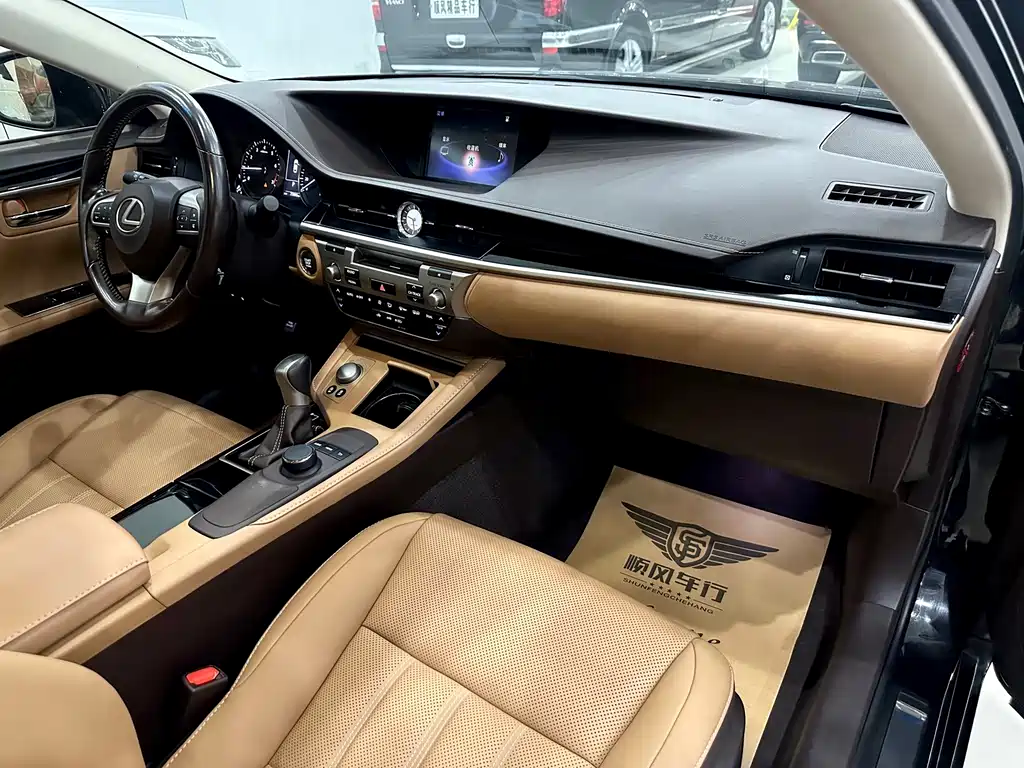 Lexus ES — миниатюра 13