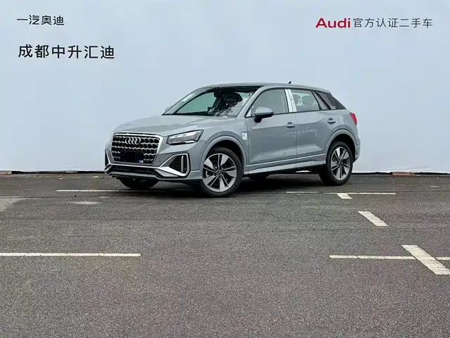 AUDI  Q2L 2025