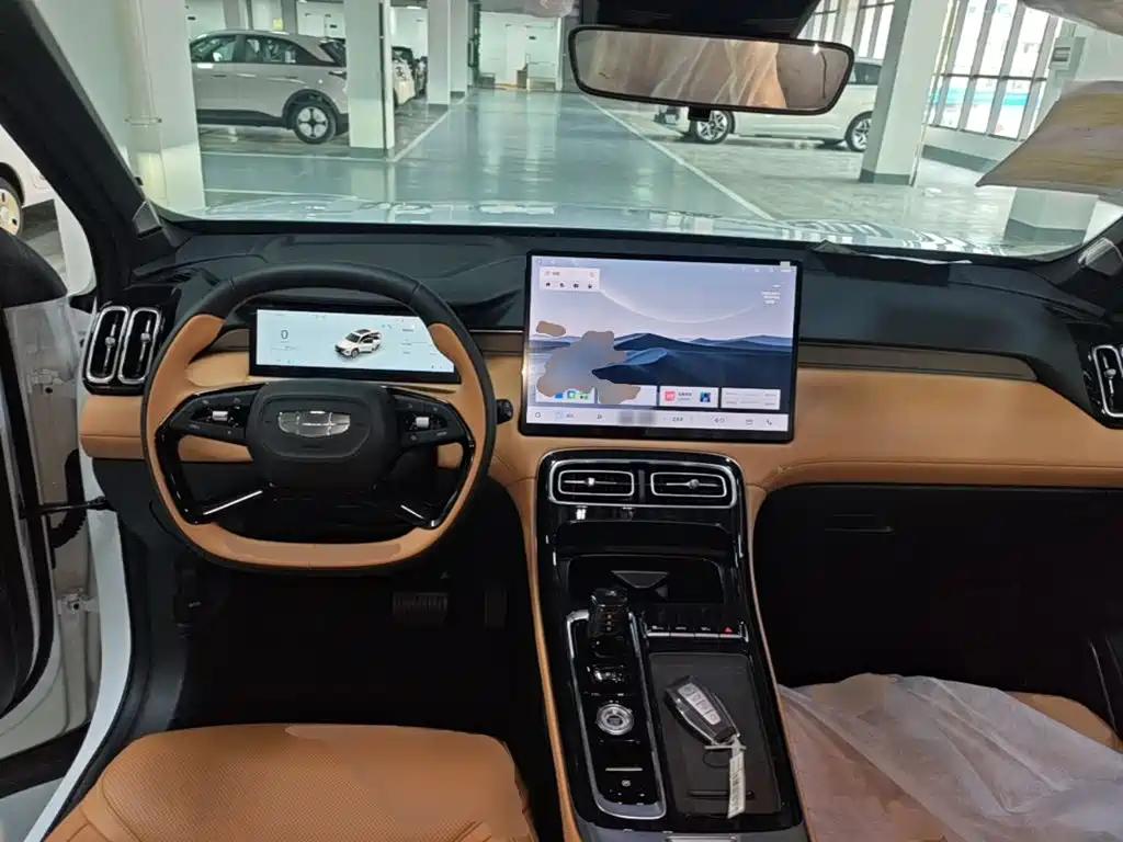 Geely Boyue L — миниатюра 10