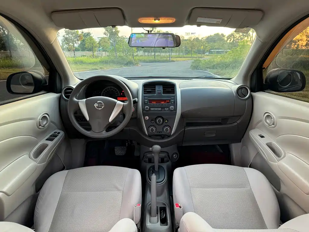 Nissan Sunny — миниатюра 12