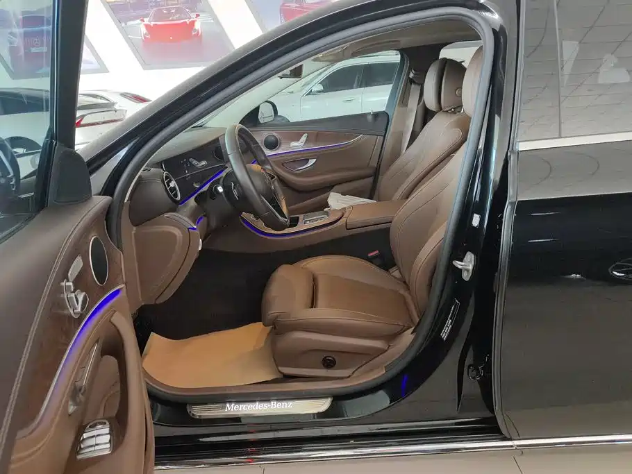 Mercedes-Benz E-Class — миниатюра 9