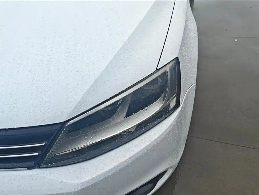 Volkswagen Sagitar 2012 1.4TSI AT Luxury