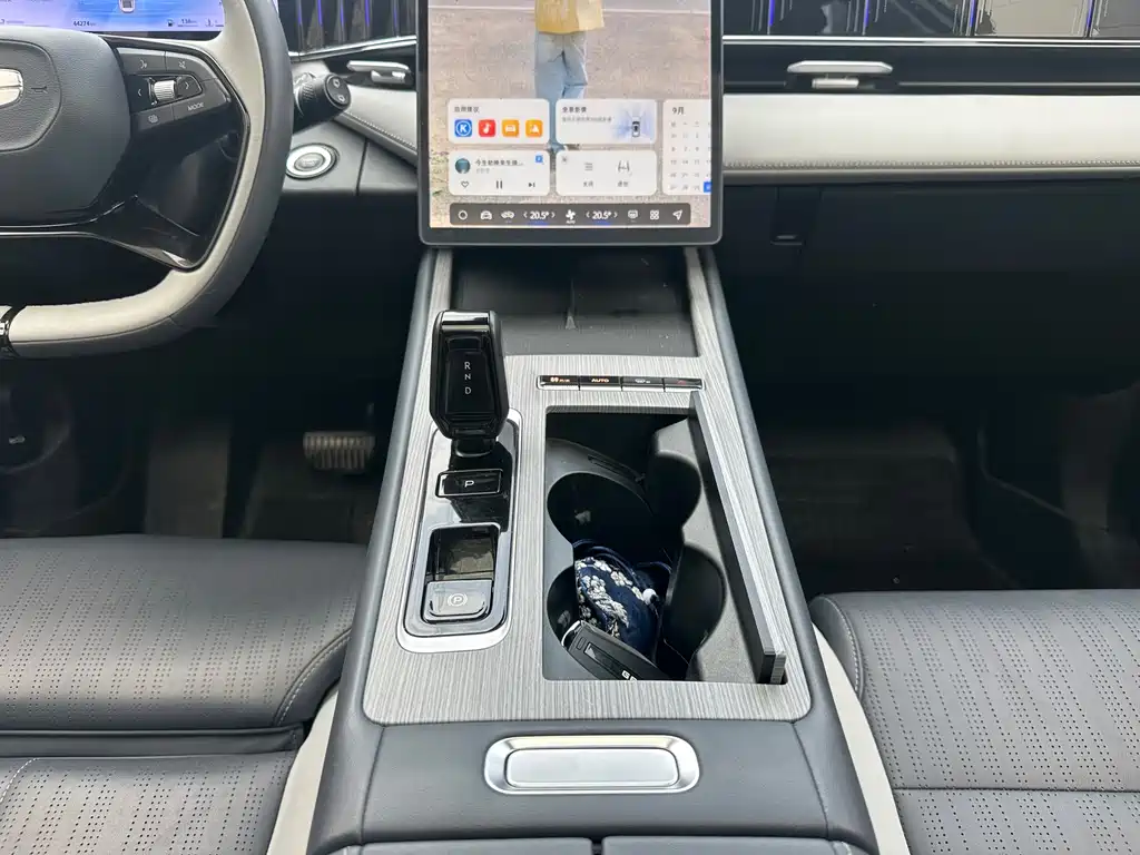 Geely Boyue L — миниатюра 14