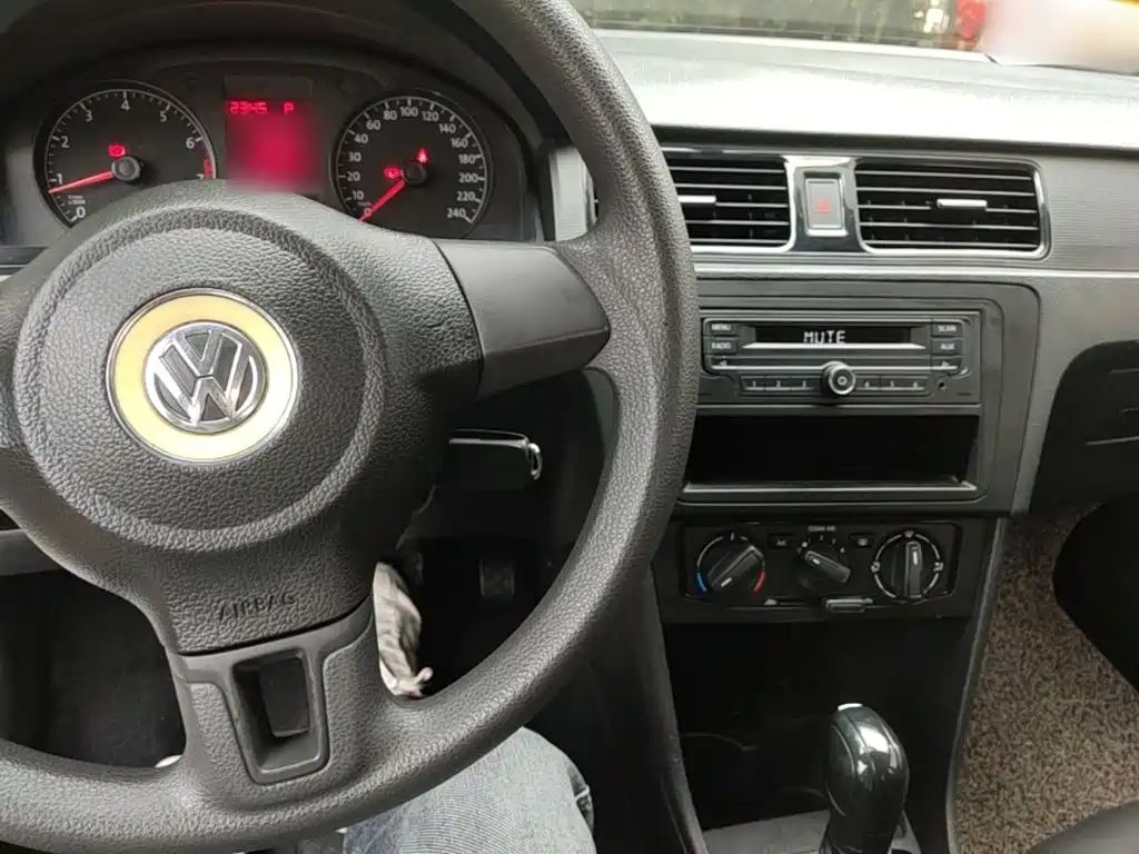 Volkswagen Santana — миниатюра 10