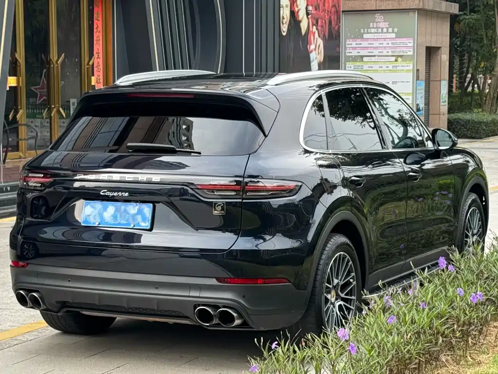 Porsche Cayenne — миниатюра 4