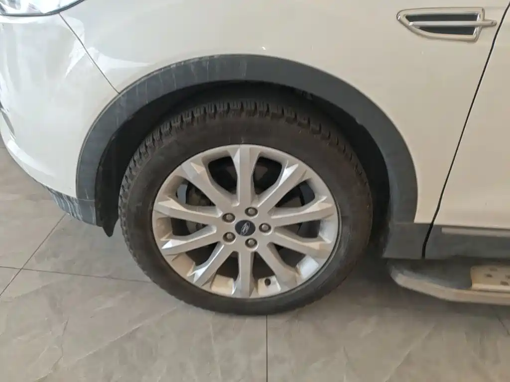 Ford Kuga — миниатюра 23