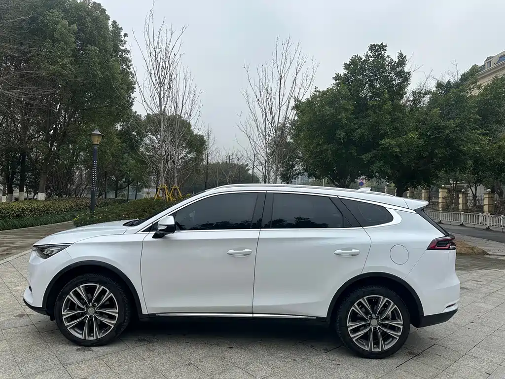 BYD Tang — миниатюра 3