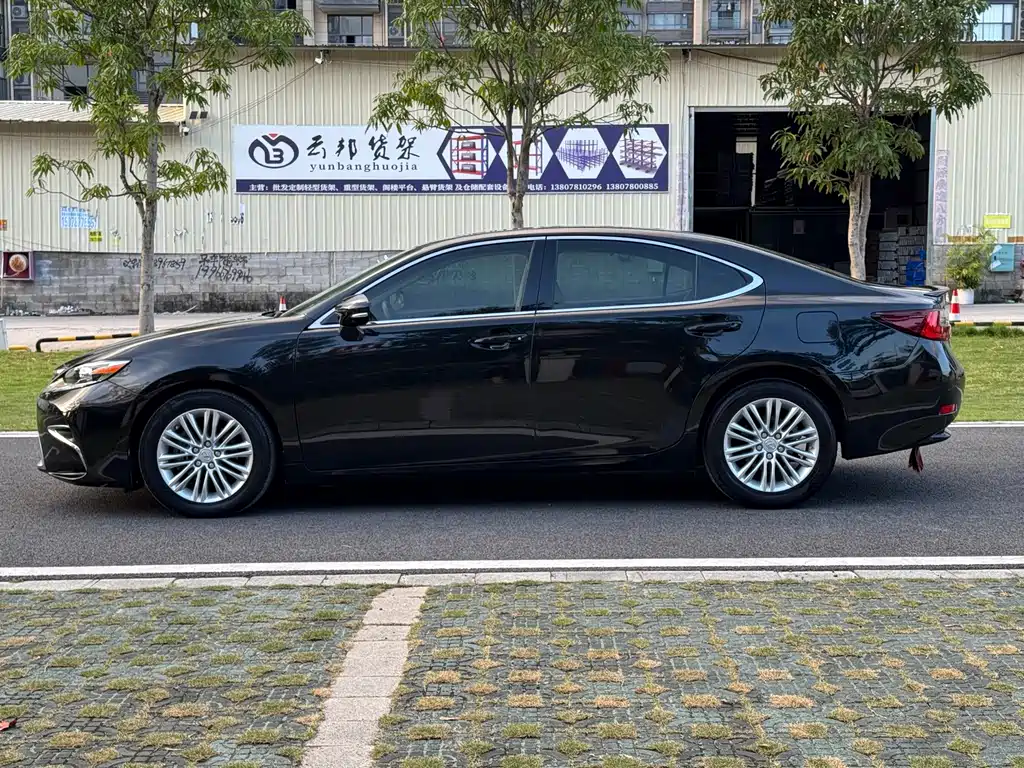 Lexus ES — миниатюра 54