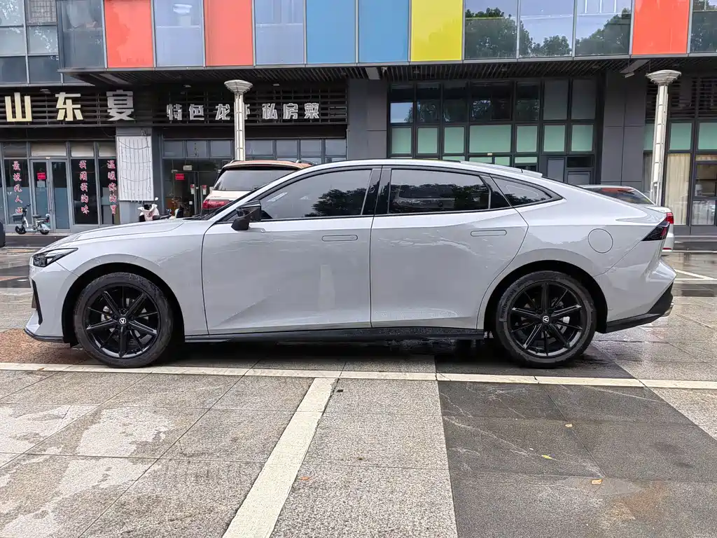Changan UNI-V — миниатюра 2
