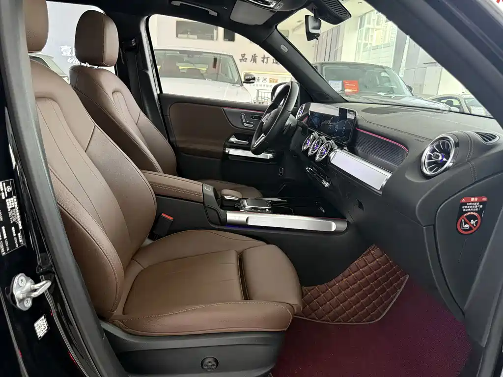 Mercedes-Benz GLB — миниатюра 8