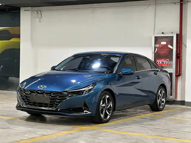 HYUNDAI ELANTRA