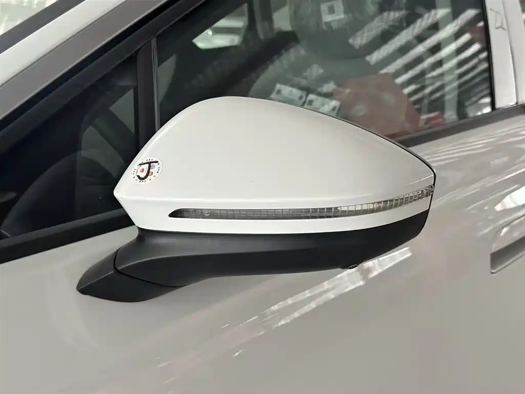 VOLKSWAGEN ID.7 VIZZION