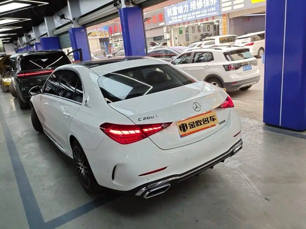 Mercedes-Benz C-Class — миниатюра 3