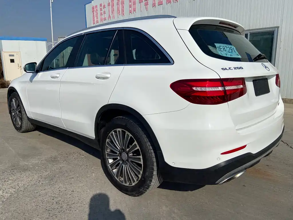 MERCEDES-BENZ GLC