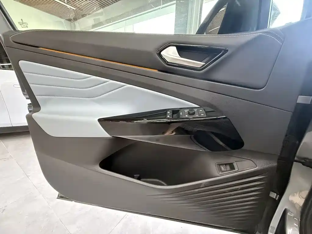 Volkswagen ID.4 X — миниатюра 6