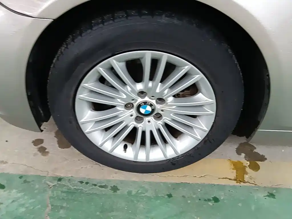 BMW 5 Series — миниатюра 23