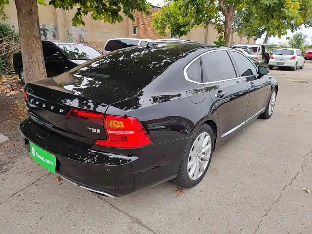 Volvo S90 — миниатюра 7