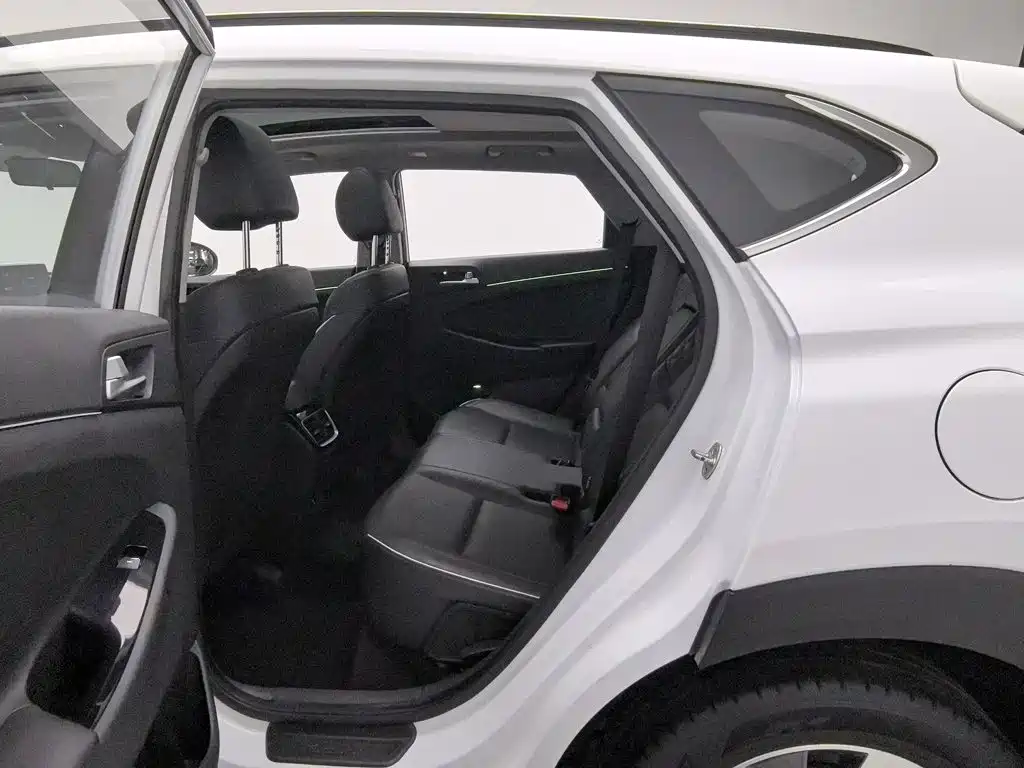 Hyundai Tucson — миниатюра 15