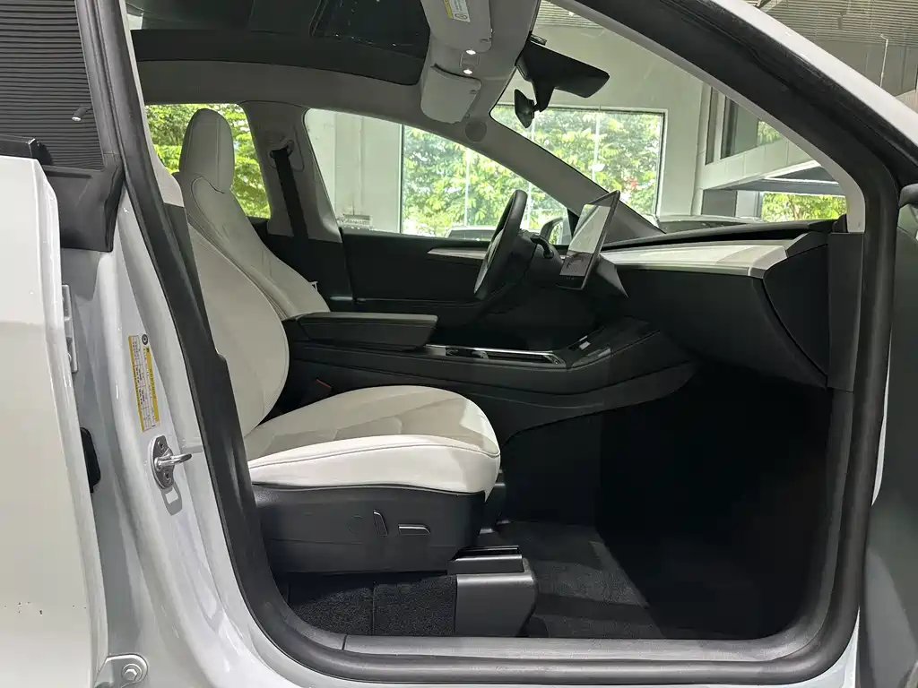 Tesla Model Y — фотографии объявления, Фото 30
