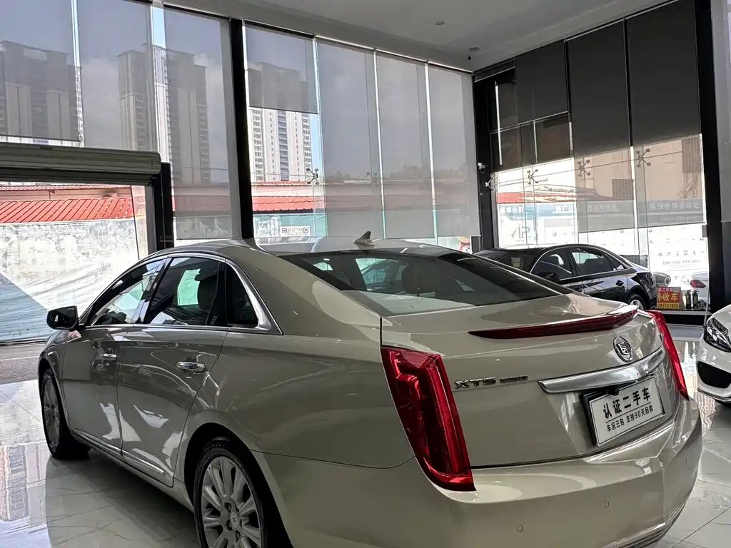 Cadillac XTS — миниатюра 6