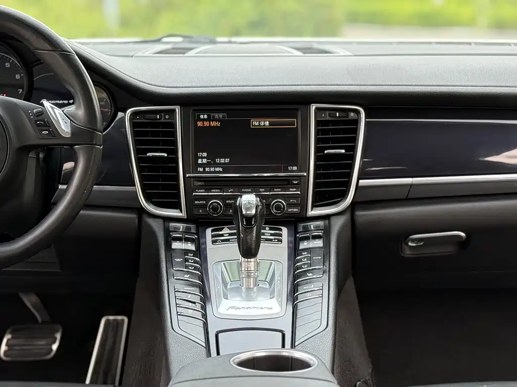 Porsche Panamera — миниатюра 18