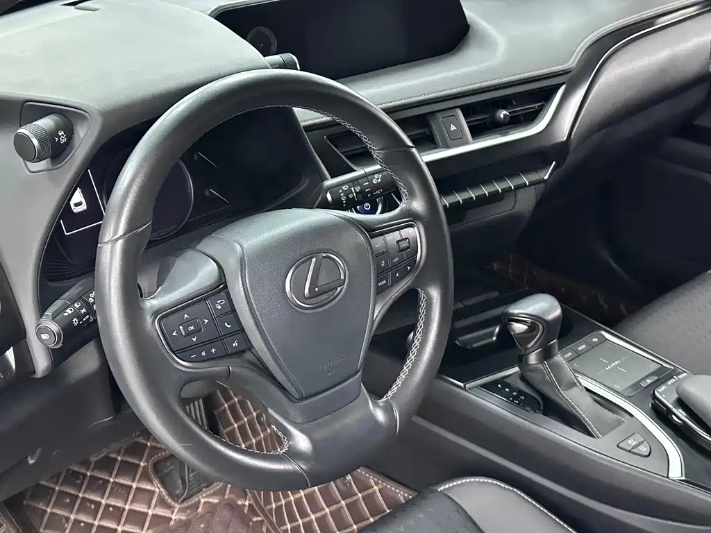 Lexus UX — миниатюра 13