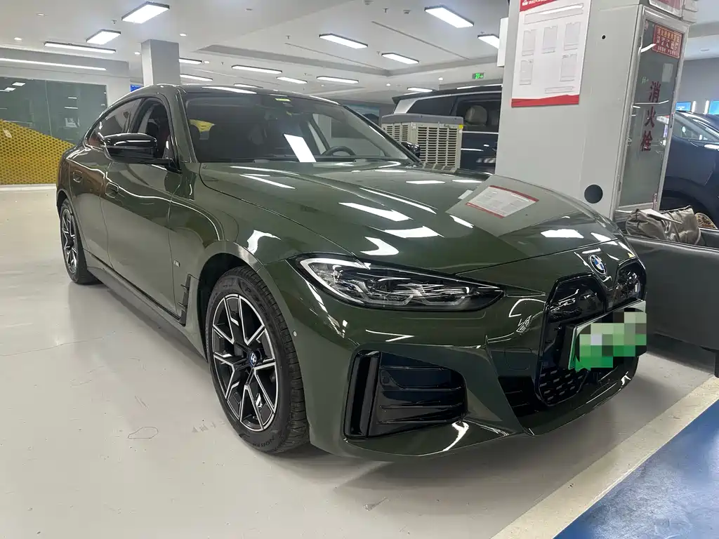 BMW i4 2023 eDrive35
