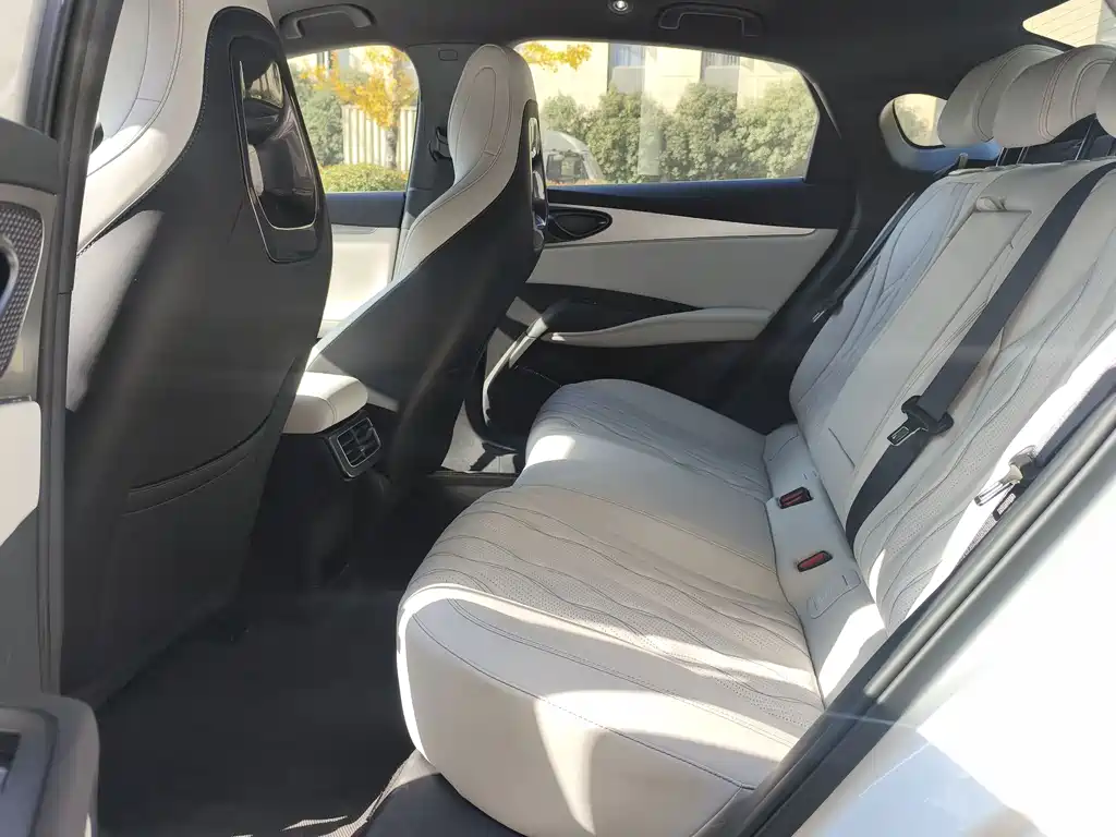 BYD SEAL 06 NEW ENERGY