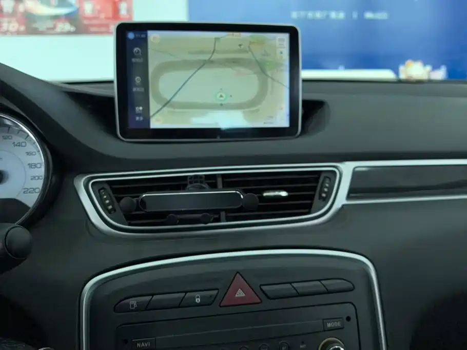 Peugeot 308 — миниатюра 13